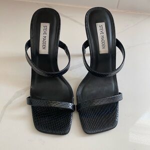 Steve Madden Black Michele Snake embossed heels!